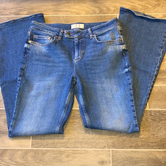 Free People Flared Jeans NWOT - Picture 1 of 5